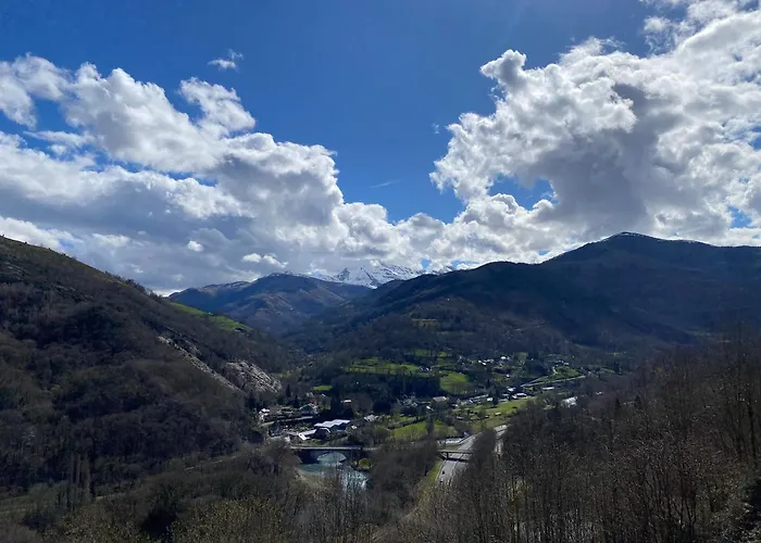 Hocheck, Le Coin D'en Haut, Au Pied Des Pyrenees ! 拉夫当的阿斯平